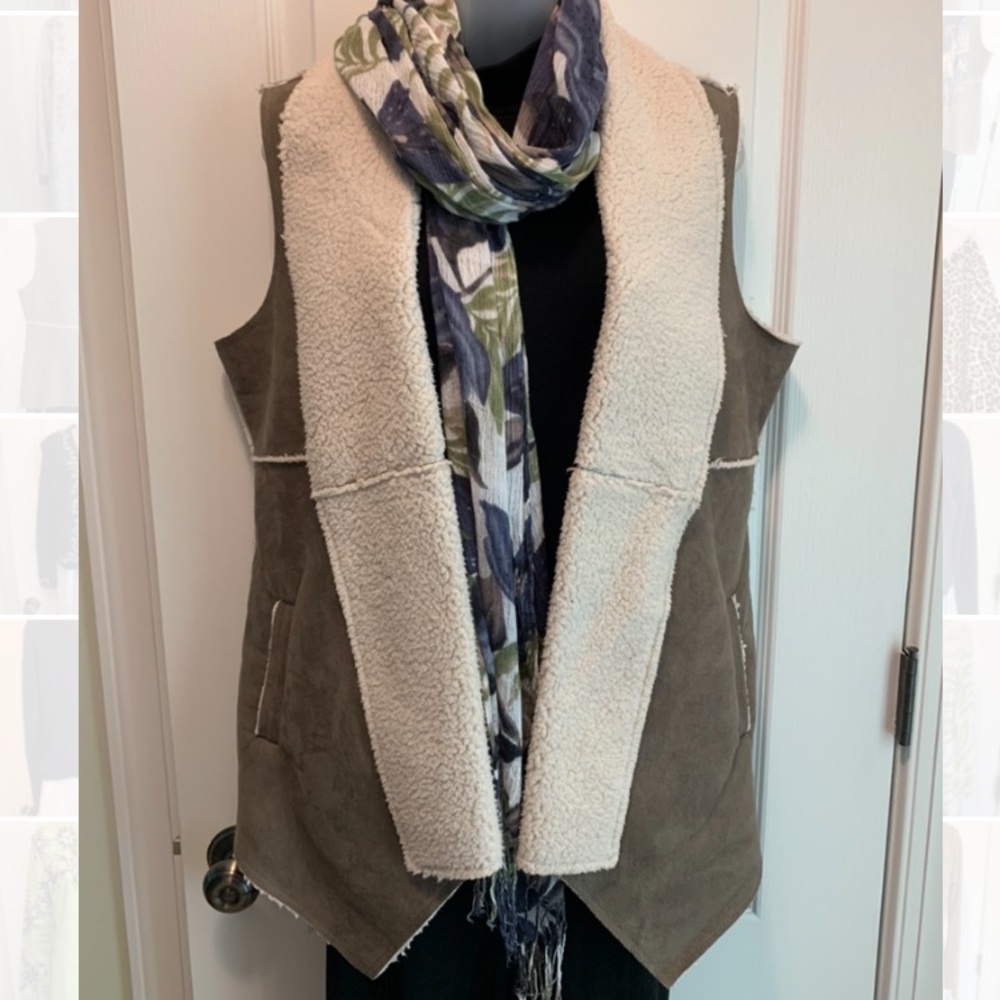 Natural Reflections Fleece Vest with Pockets Bass Pro)
